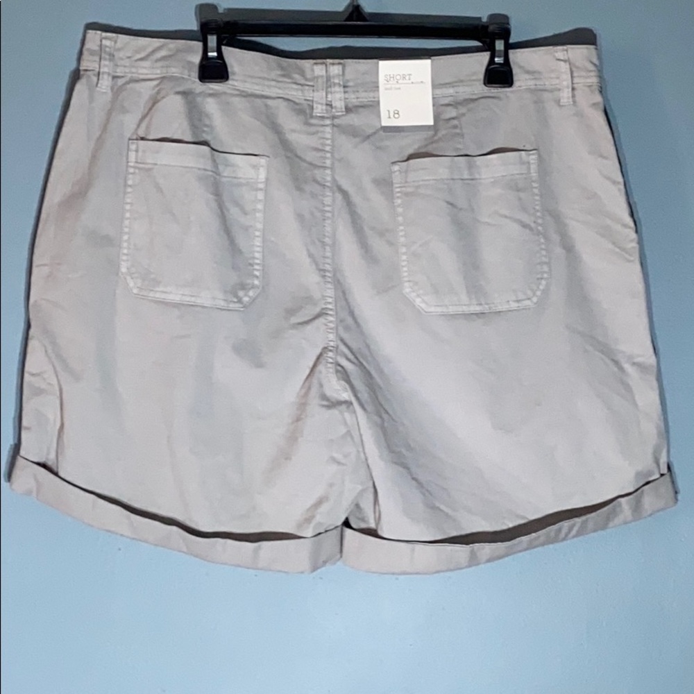 NWT Style & Co khaki shorts Plus Size 18 - Picture 2 of 3